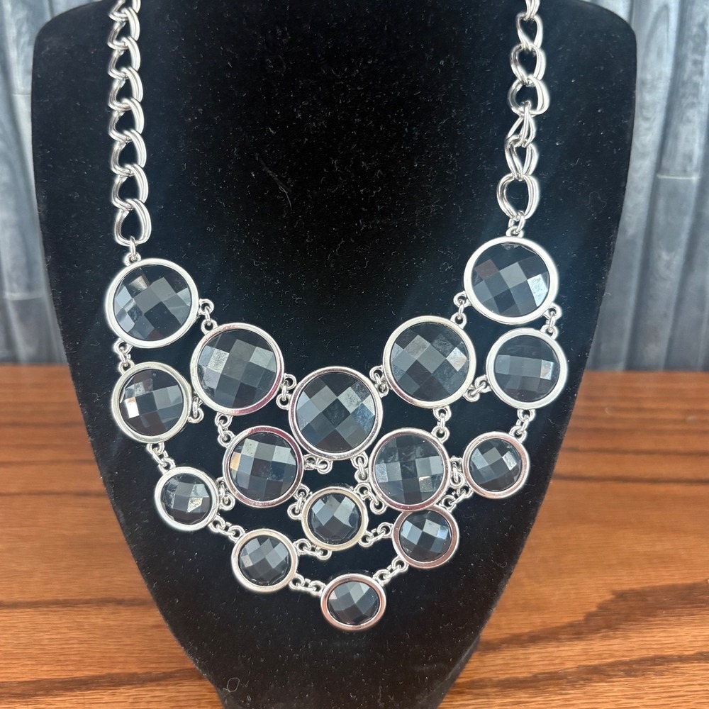 Lia Sophia Black Faceted Stone Bib Necklace Silver Tone Statement Jewelry